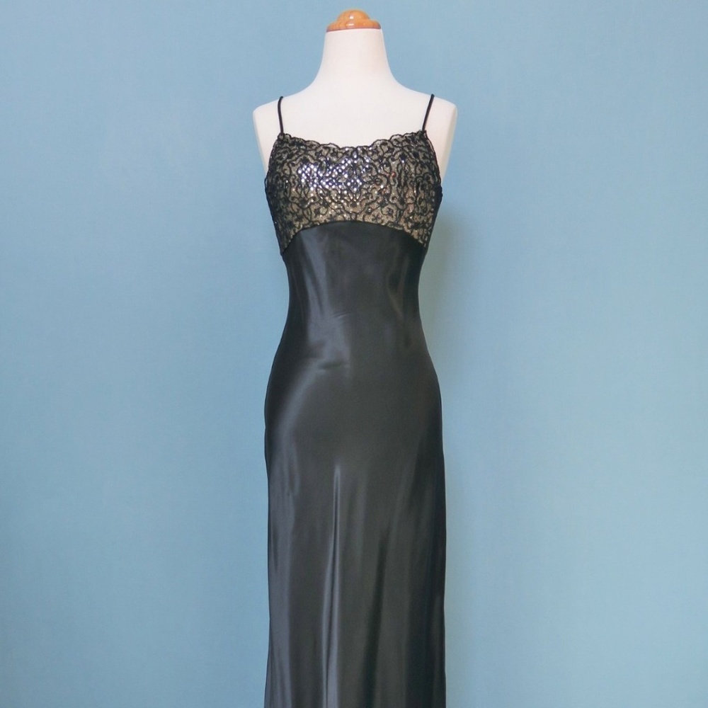 Long Formal Dress - Black - Vintage 5/6 Sequins